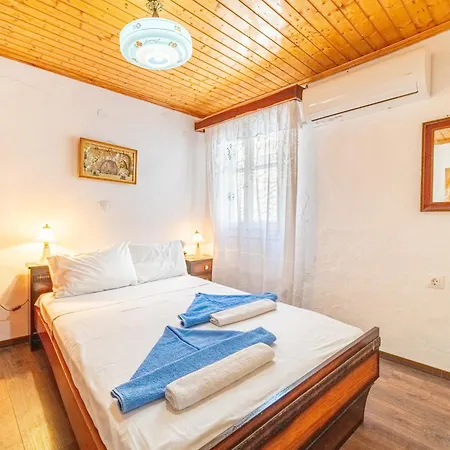 Ferienhaus Captain Spiros House Lákones